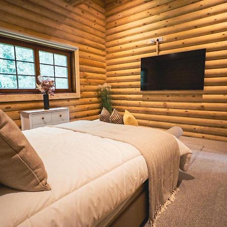 Aspen Lodge, Amazing New Log Cabin With Hot Tub - Sleeps 6 - Felmoor Park Morpeth Bilik gambar