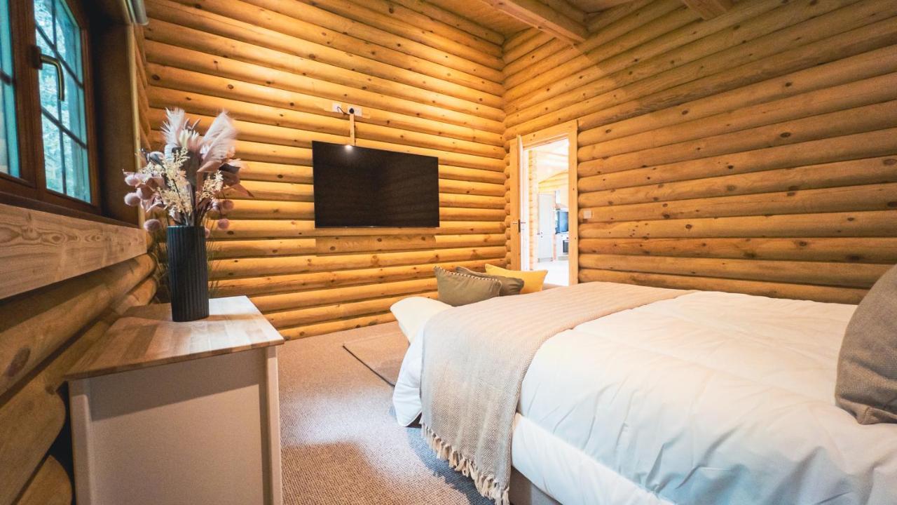 Aspen Lodge, Amazing New Log Cabin With Hot Tub - Sleeps 6 - Felmoor Park Morpeth Luaran gambar