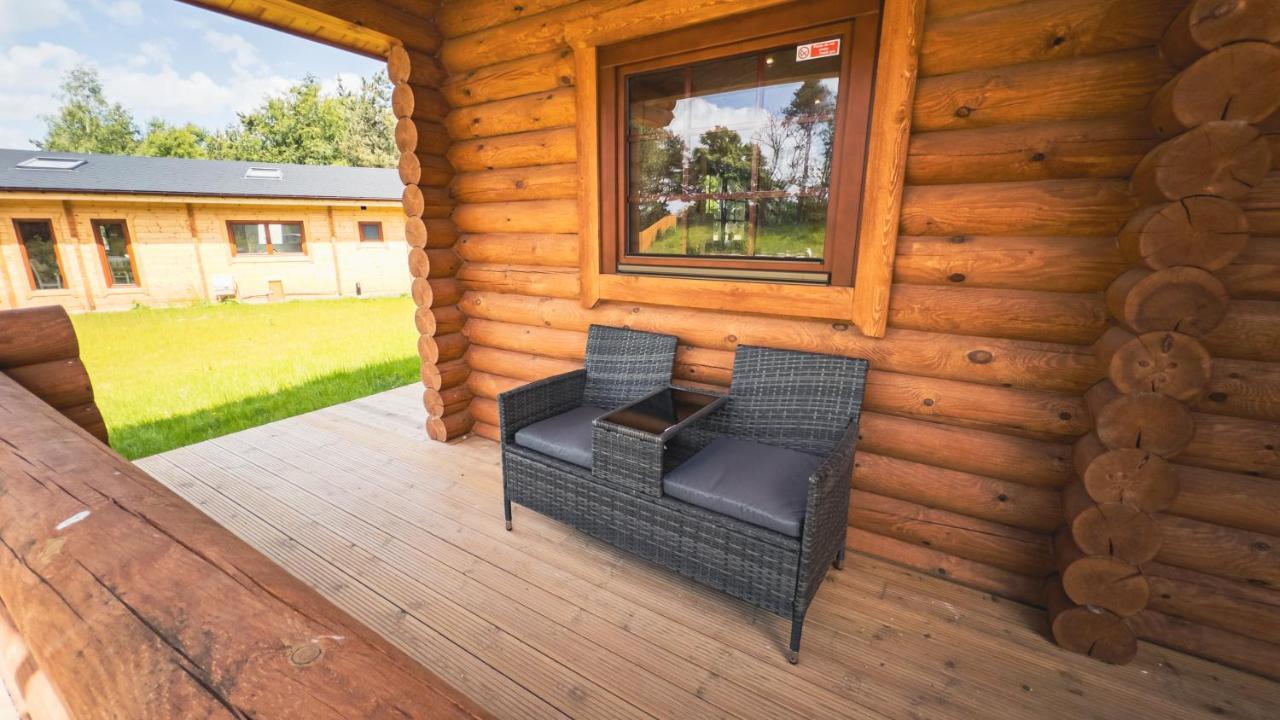 Aspen Lodge, Amazing New Log Cabin With Hot Tub - Sleeps 6 - Felmoor Park Morpeth Luaran gambar