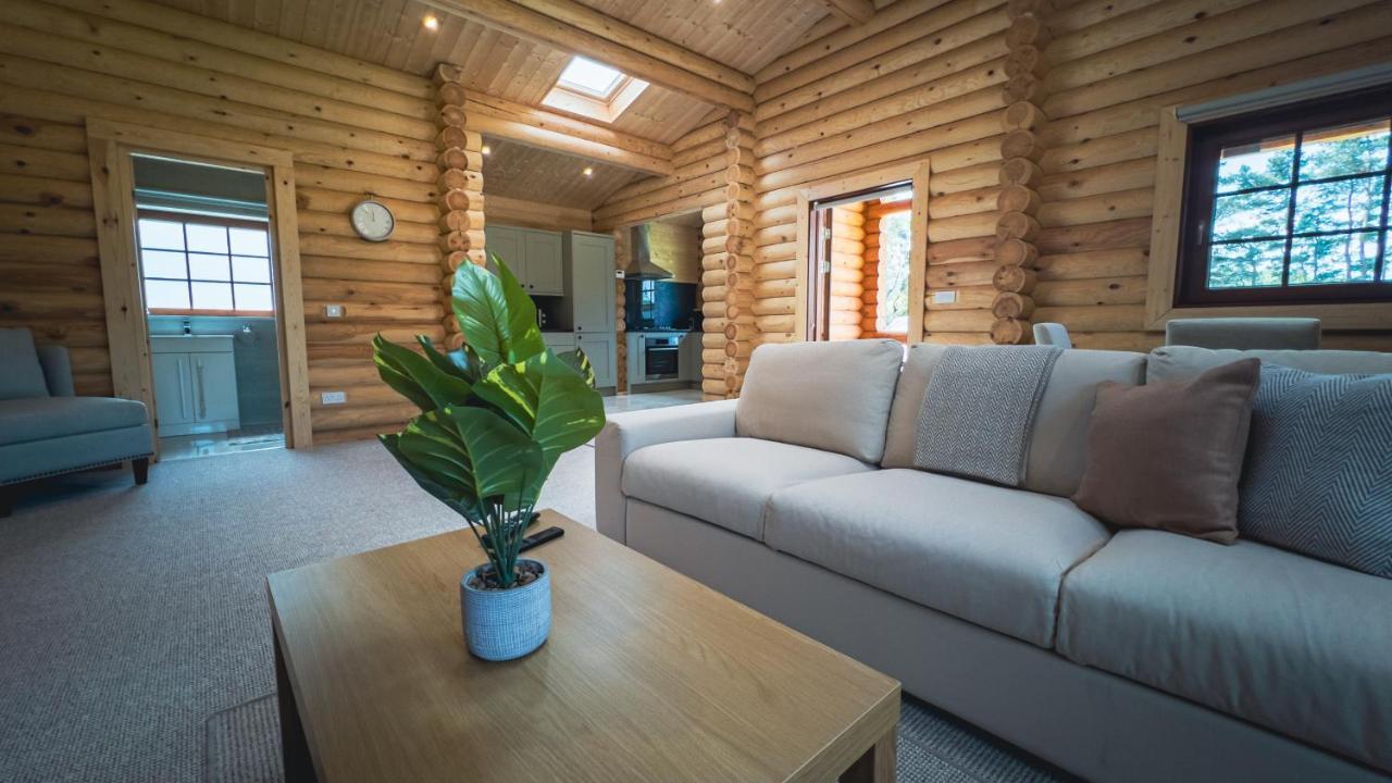 Aspen Lodge, Amazing New Log Cabin With Hot Tub - Sleeps 6 - Felmoor Park Morpeth Luaran gambar