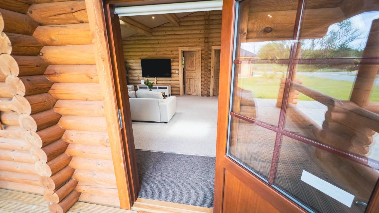 Aspen Lodge, Amazing New Log Cabin With Hot Tub - Sleeps 6 - Felmoor Park Morpeth Luaran gambar