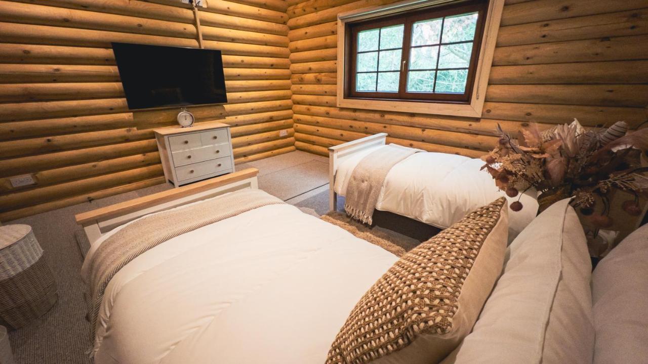 Aspen Lodge, Amazing New Log Cabin With Hot Tub - Sleeps 6 - Felmoor Park Morpeth Luaran gambar